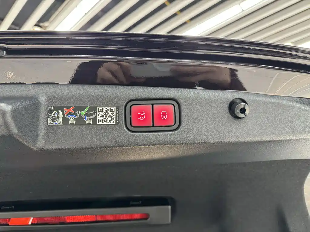 Mercedes-Benz E-Class 2024 E 300 L Luxury Model купить на сайте DeffCars