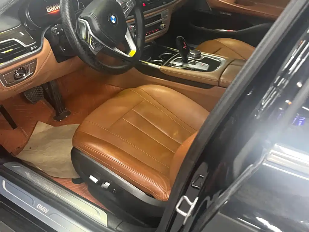 BMW 7 Series 2016 730Li Leading Model купить на сайте DeffCars