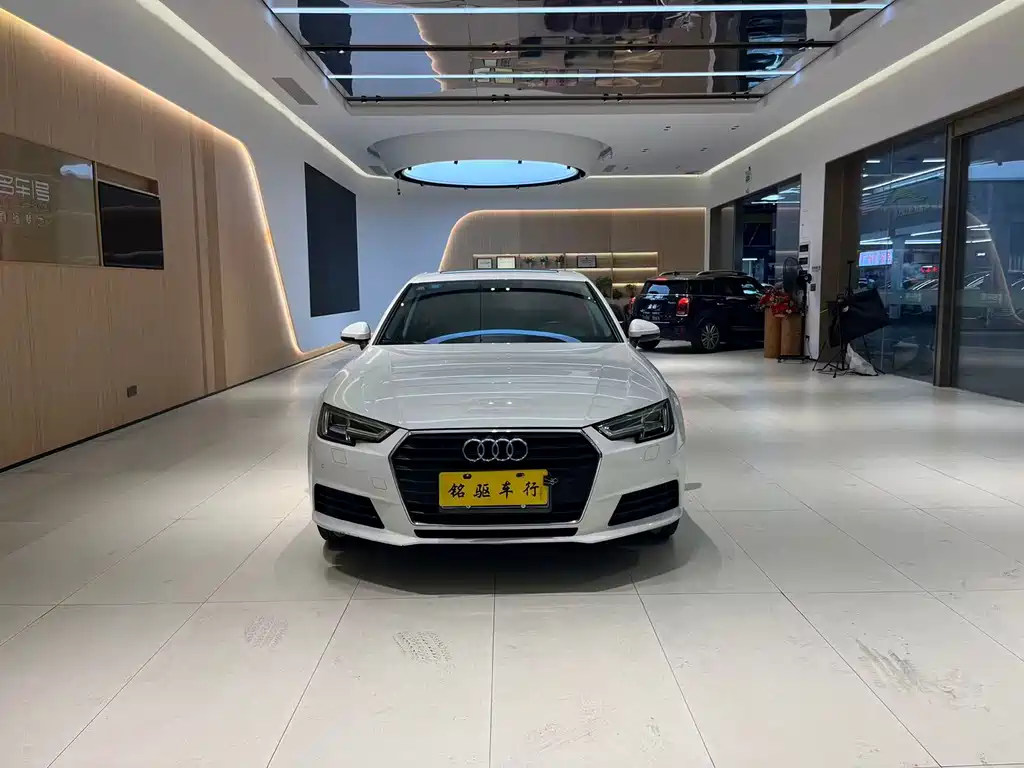 Audi A4L 2017 40 TFSI Fashion Type купить на сайте DeffCars