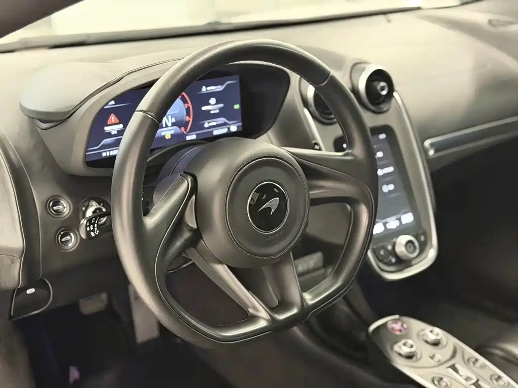 McLaren GT 2022 4.0T standard model купить на сайте DeffCars