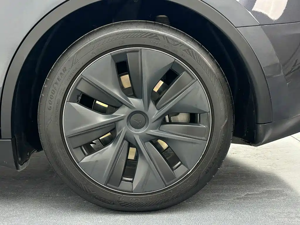 Model Y 2024 rear-wheel drive version купить на сайте DeffCars