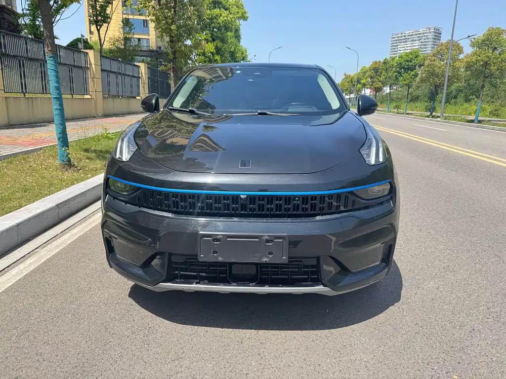Lynk & Co 05 2022 2.0TD 2WD Yao Plus купить на сайте DeffCars