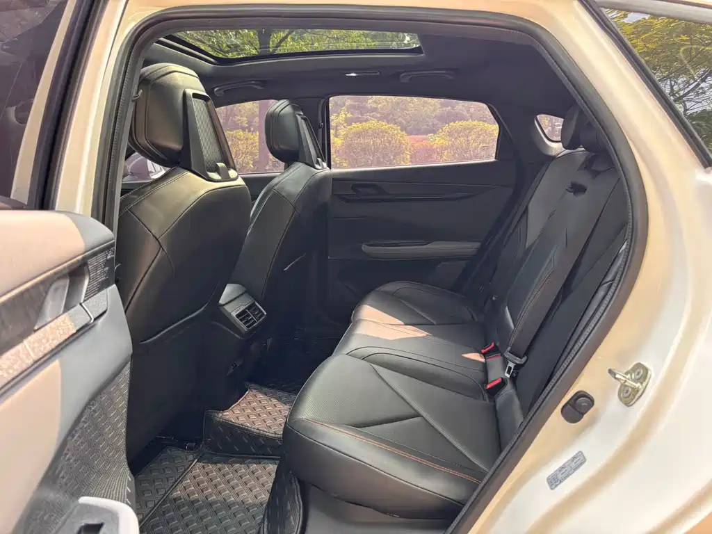 Changan UNI-V 2022 1.5T premium model купить на сайте DeffCars