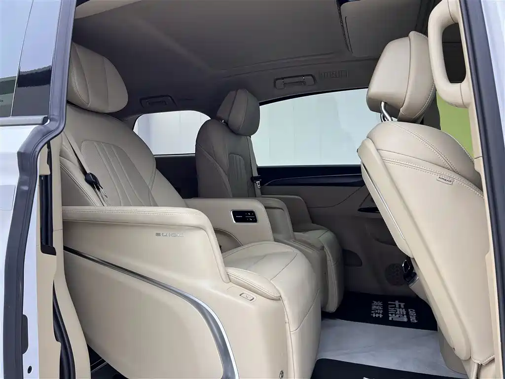 Buick GL8 New Energy 2025 Lu Shang Exclusive Edition купить на сайте DeffCars