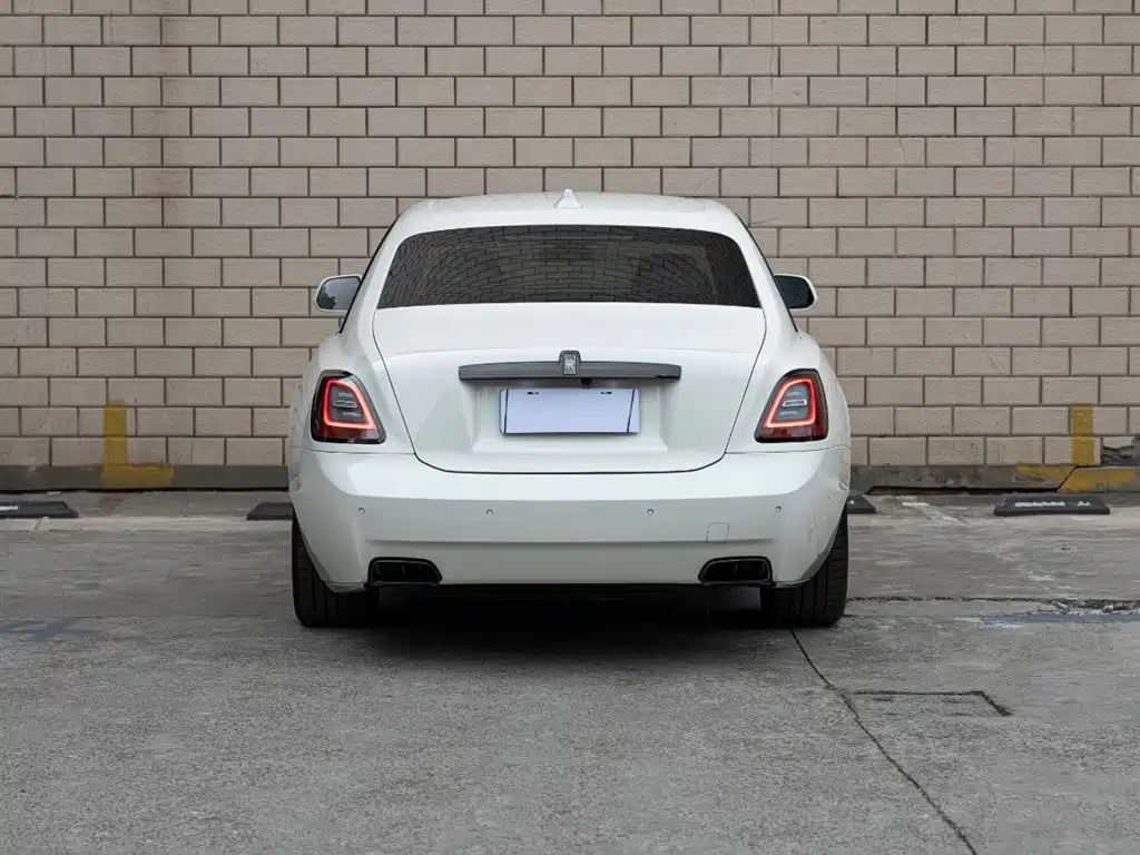 Ghost 2022 6.7T Black Badge купить на сайте DeffCars