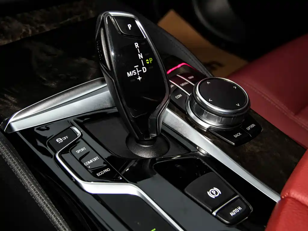 BMW 5 Series 2019 530Li Leading M Sports Package купить на сайте DeffCars