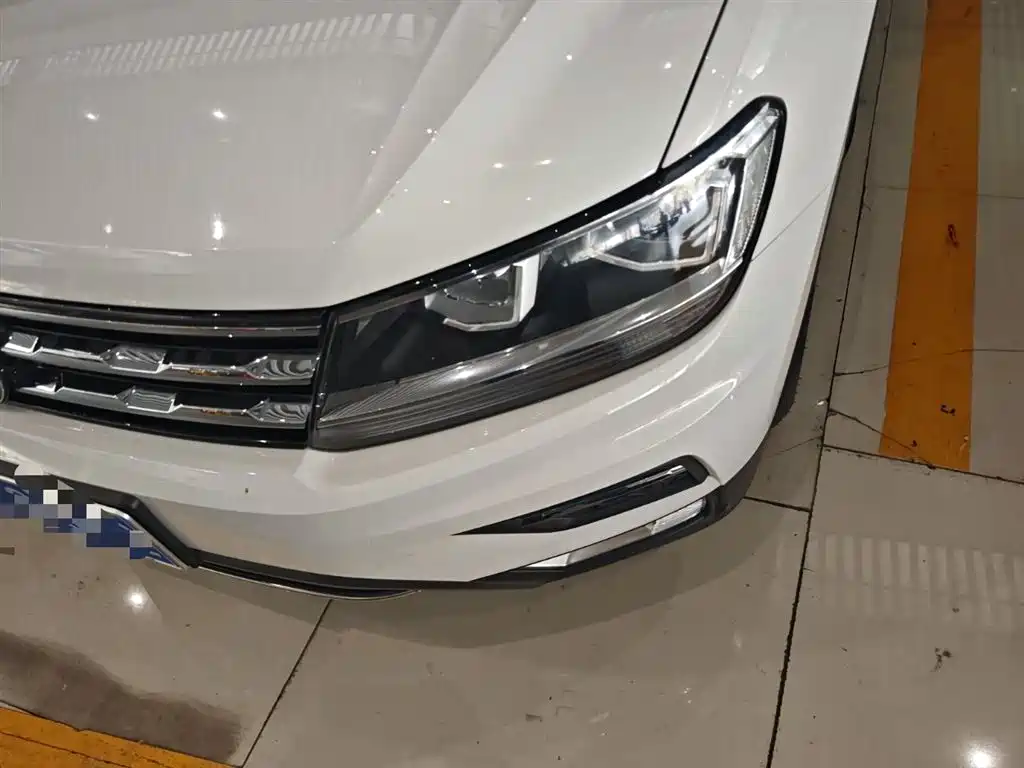 Tiguan L 2018 330TSI automatic two-wheel drive comfort version купить на сайте DeffCars