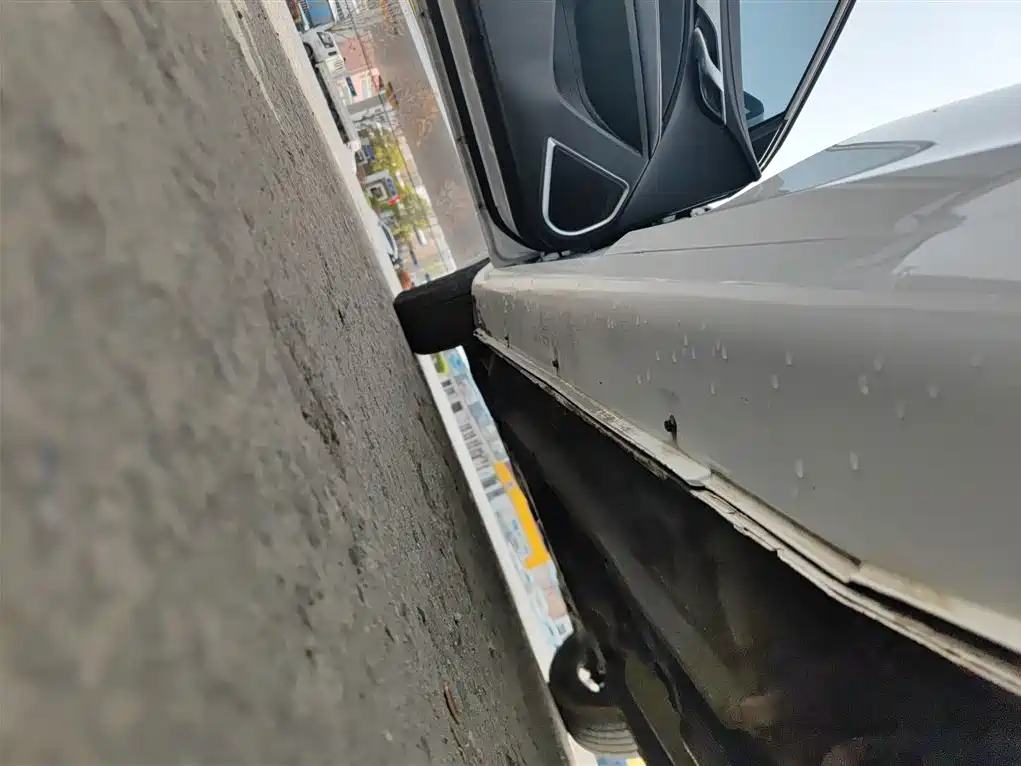 Emgrand 2019 Leading Edition 1.5L CVT Luxury Type National VI купить на сайте DeffCars