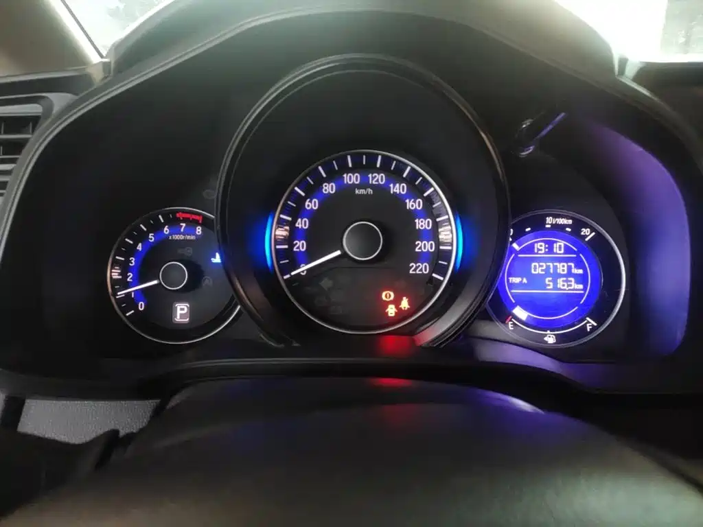 Fit 2016 1.5L LXS CVT comfort sunroof version купить на сайте DeffCars