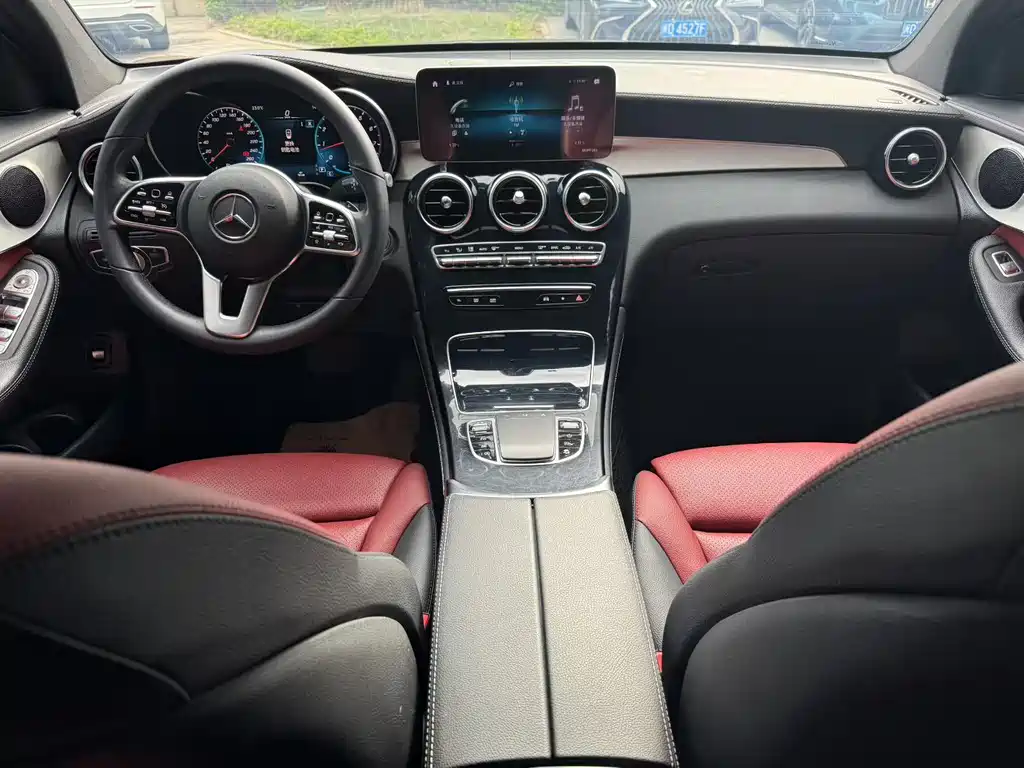 Mercedes-Benz GLC Coupe 2020 GLC 260 4MATIC Coupe SUV купить на сайте DeffCars
