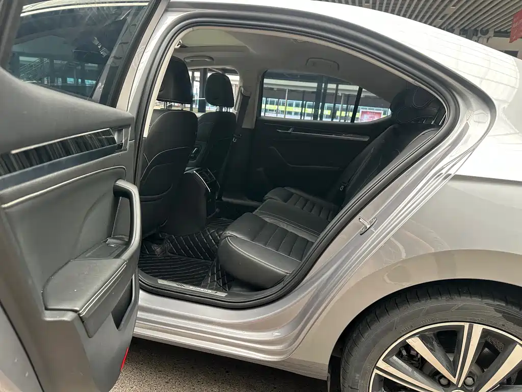 Super 2022 TSI330 DSG luxury version купить на сайте DeffCars
