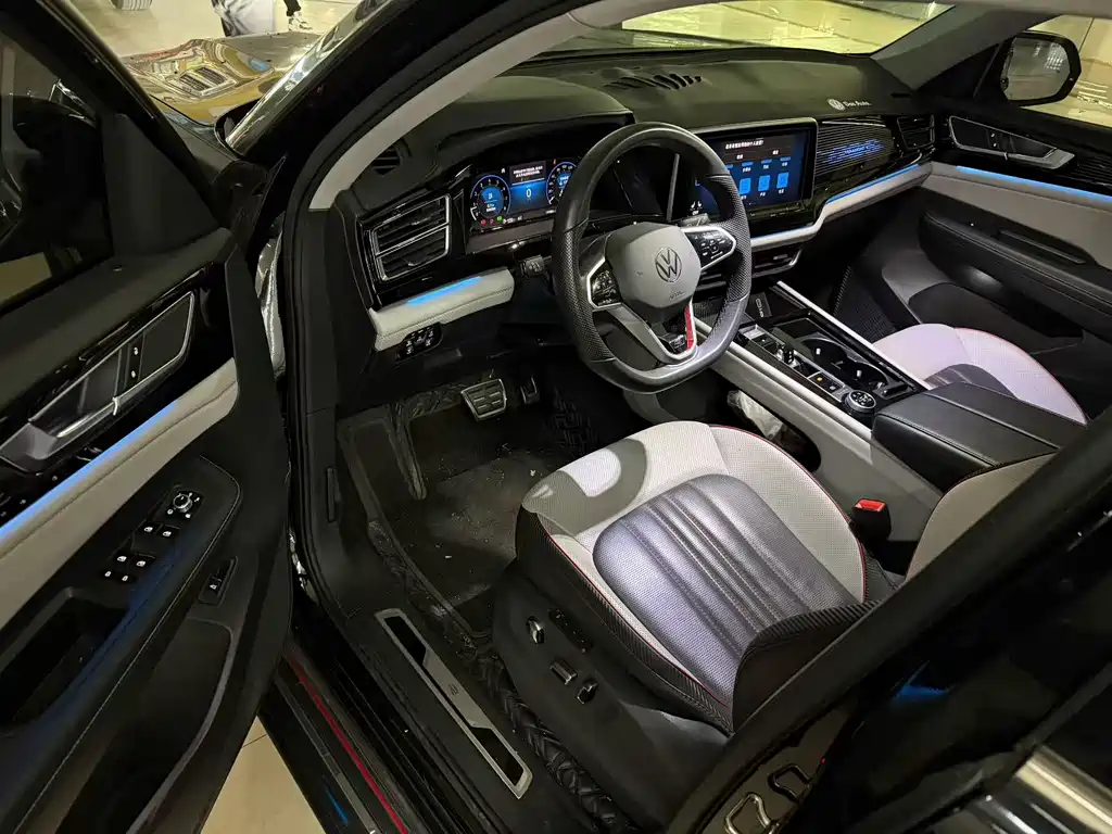 Touron 2023 380TSI four-wheel drive luxury version купить на сайте DeffCars