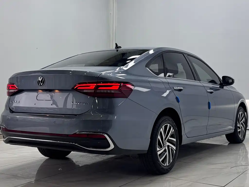 Lavida 2023 1.5L automatic 5 million version купить на сайте DeffCars