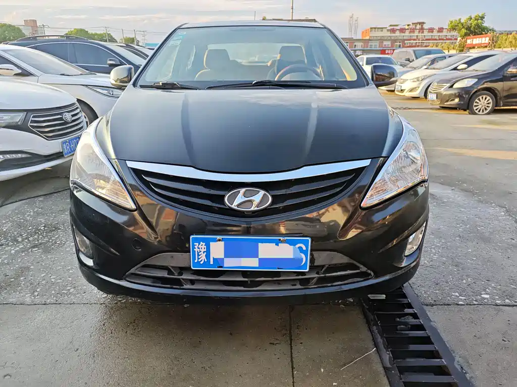 Rena 2010 sedan 1.4L manual luxury GLS купить на сайте DeffCars