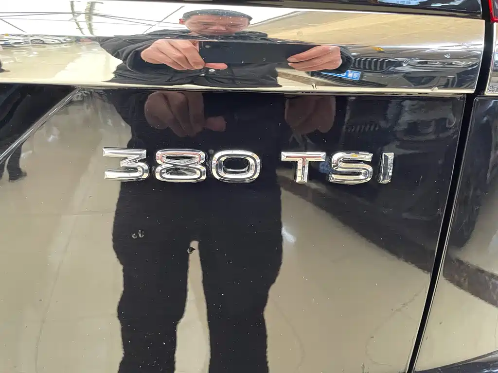 Touron 2020 Touron X facelift 380TSI four-wheel drive luxury version купить на сайте DeffCars