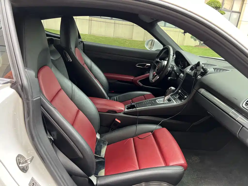 Porsche 718 2016 Cayman 2.0T купить на сайте DeffCars