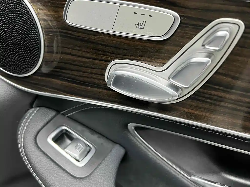 Mercedes-Benz GLC 2018 GLC 260 4MATIC Dynamic купить на сайте DeffCars