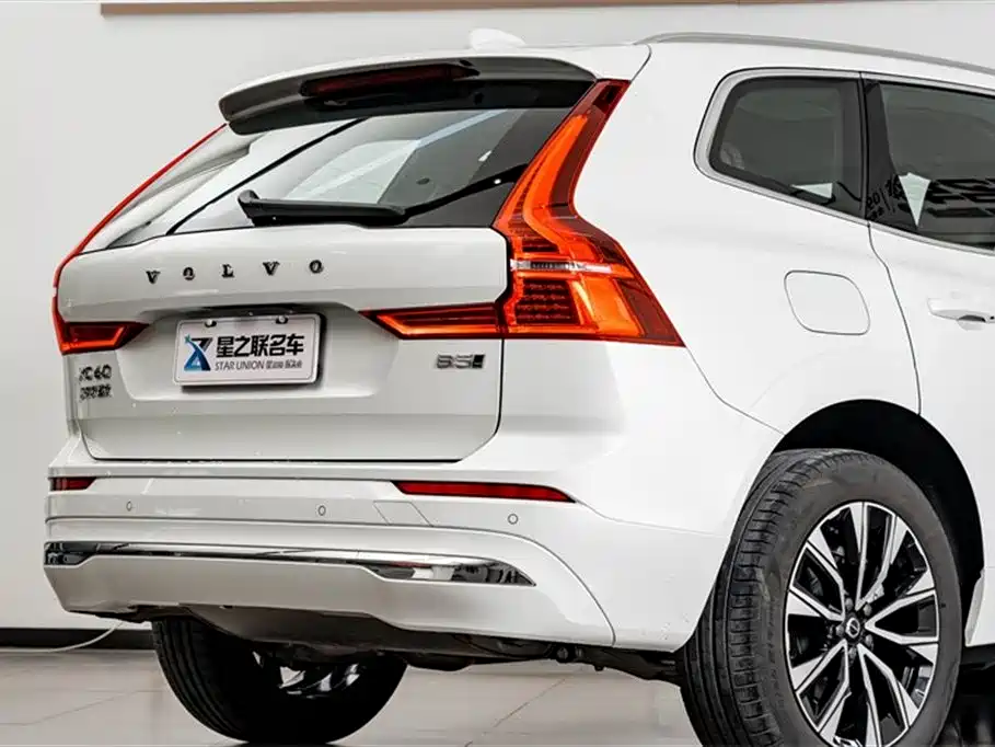 Volvo XC60 2025 B5 four-wheel drive Zhiyuan luxury version купить на сайте DeffCars