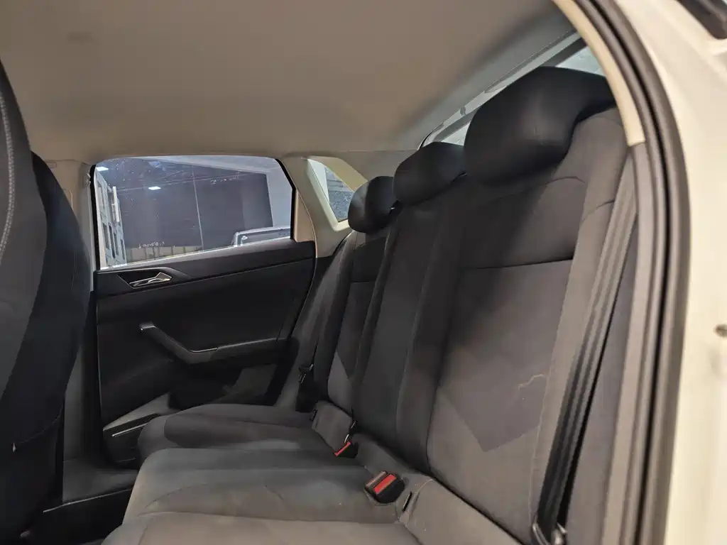 Polo 2023 facelift Plus 1.5L automatic indulgence version купить на сайте DeffCars