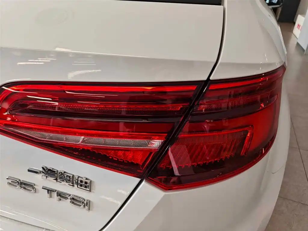 Audi A3 2018 30th Anniversary Model Sportback 35 TFSI Fashion Model купить на сайте DeffCars
