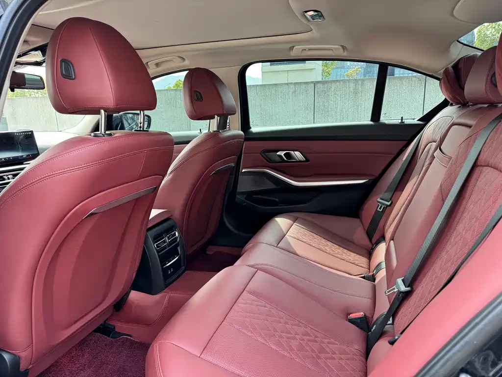 BMW i3 2022 eDrive 35 L купить на сайте DeffCars