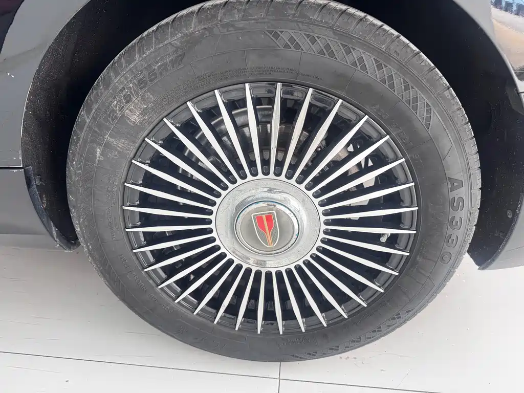 Hongqi H5 2023 1.5T DCT Zhilian Qiyue Edition купить на сайте DeffCars
