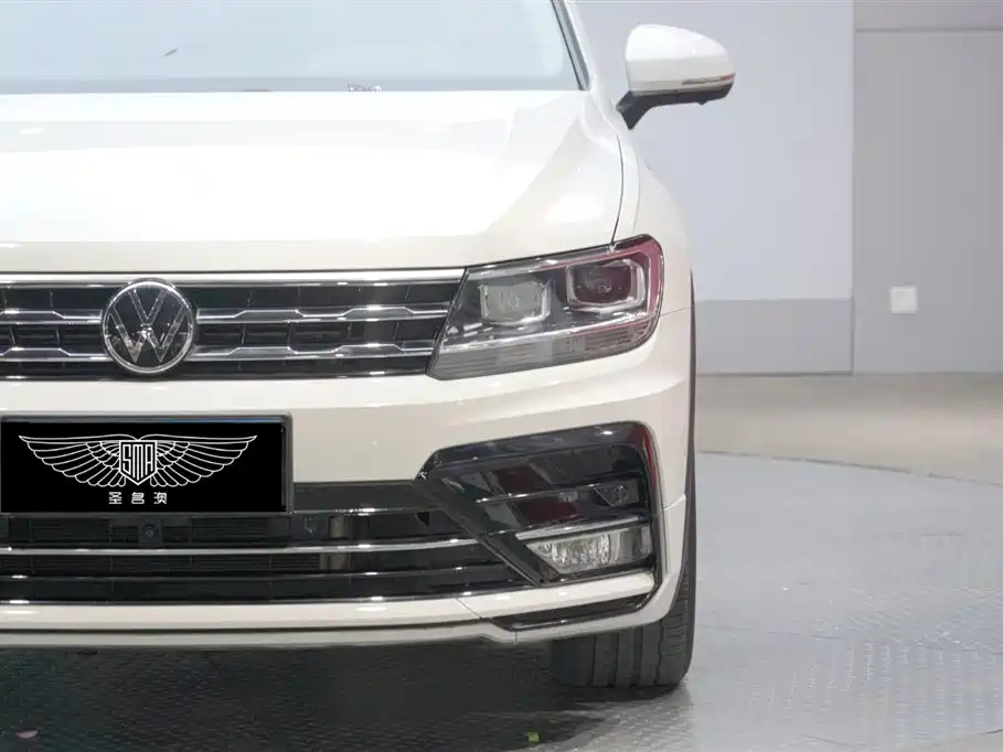 Tiguan L 2021 330TSI automatic two-wheel drive R-Line version купить на сайте DeffCars