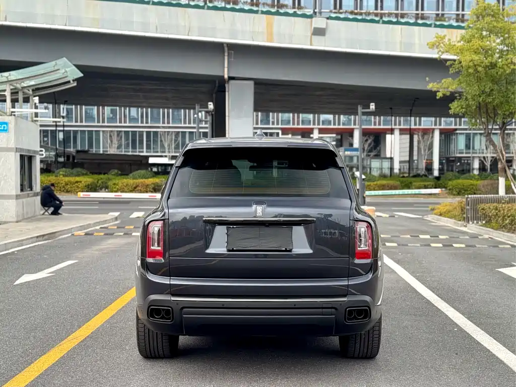 Cullinan 2018 four-seat version купить на сайте DeffCars