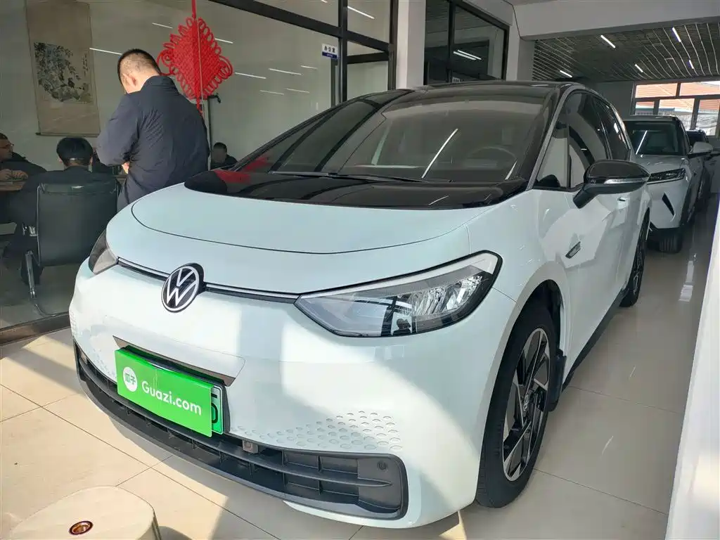 Volkswagen ID.3 2023 upgraded model pure smart version купить на сайте DeffCars