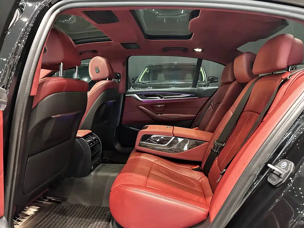 BMW 5 Series 2019 530Li Leading M Sports Package купить на сайте DeffCars