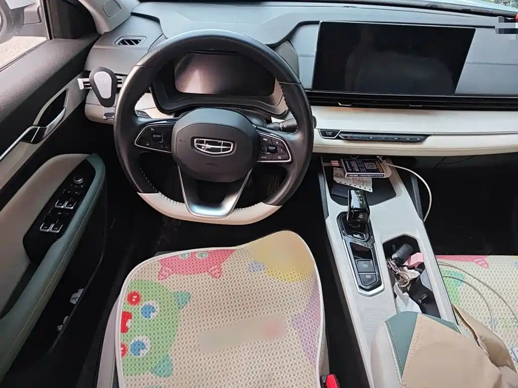 Emgrand L HiP 2022 1.5TD-DHT Pro 100KM Super Xun купить на сайте DeffCars
