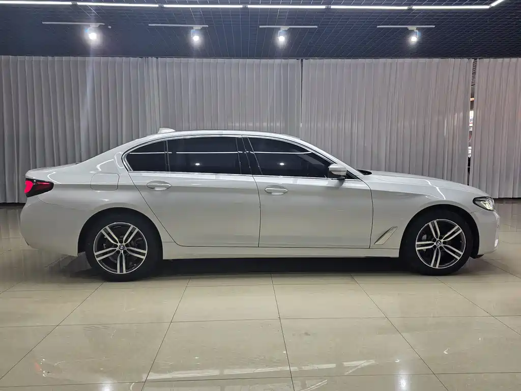 BMW 5 Series 2022 facelift 530Li leading model luxury package купить на сайте DeffCars