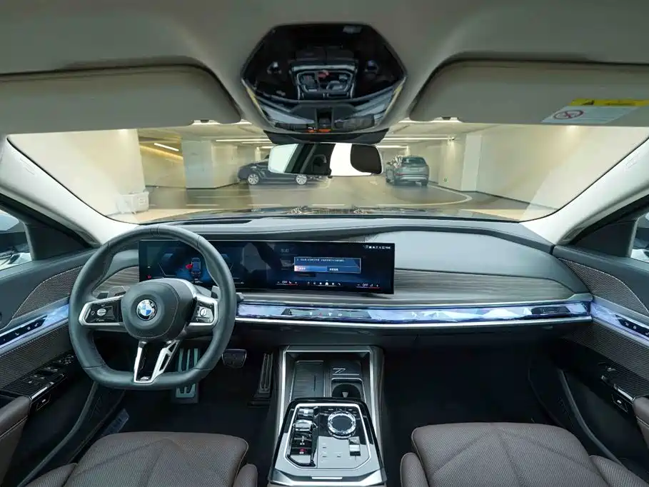 BMW 7 Series 2023 740Li Leading M Sports Package купить на сайте DeffCars