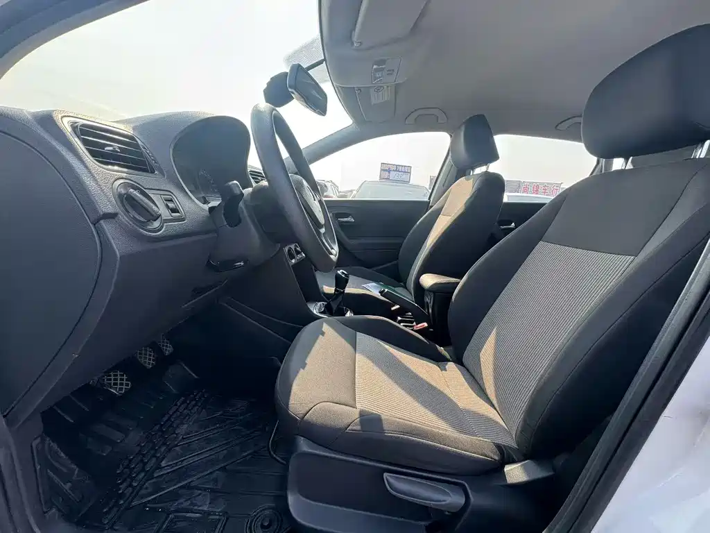 Polo 2014 1.4L manual fashion version купить на сайте DeffCars