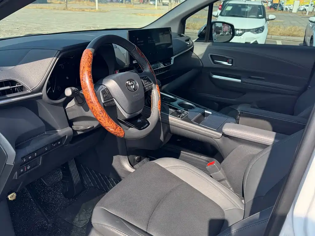 SIENNA 2023 2.5L Hybrid Extreme Edition купить на сайте DeffCars