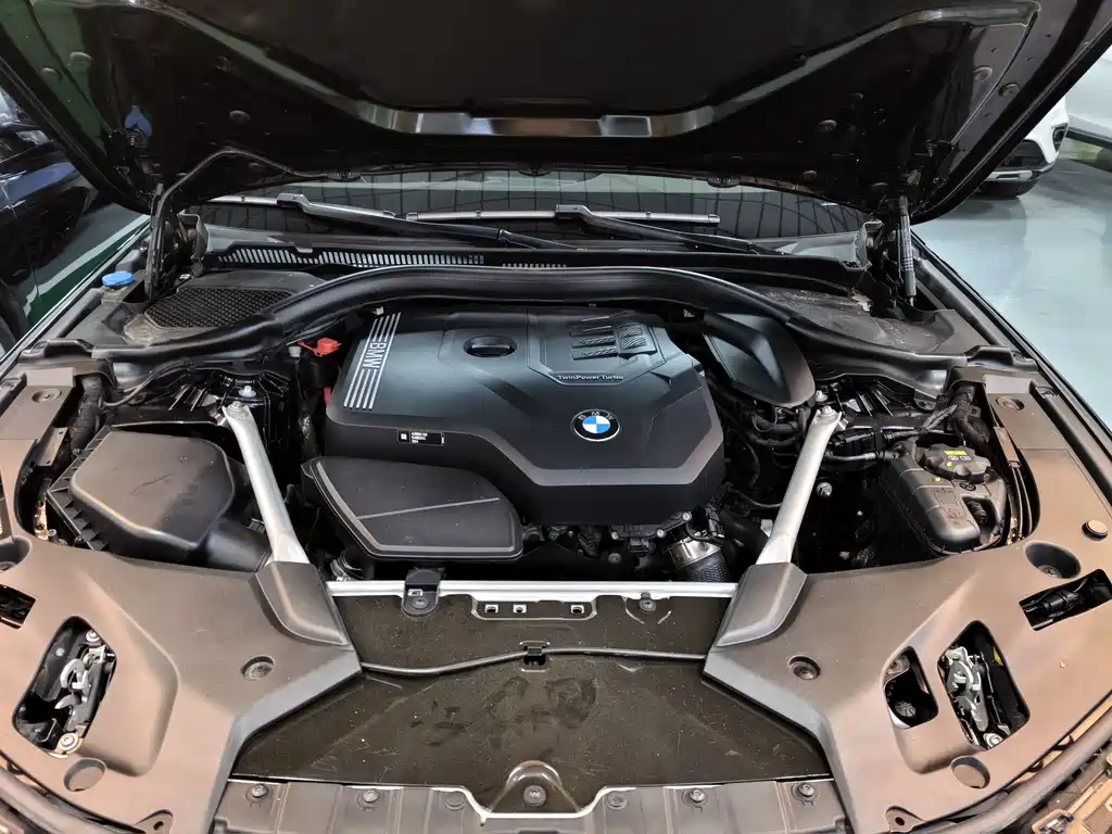 BMW 5 Series 2021 525Li Luxury Package купить на сайте DeffCars