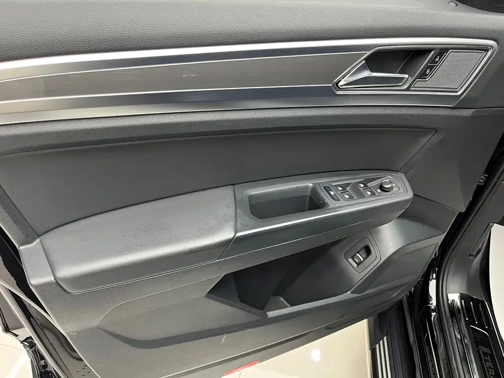 Touron 2020 380TSI four-wheel drive comfort version National VI купить на сайте DeffCars