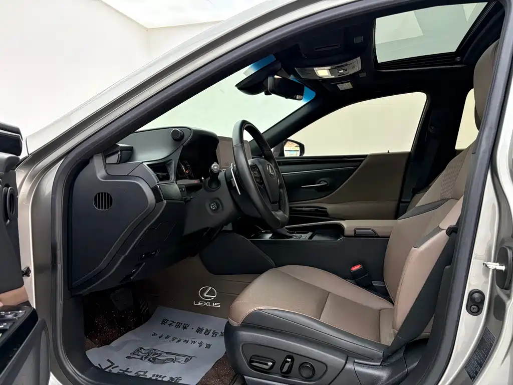 Lexus ES 2023 200 Excellence Edition купить на сайте DeffCars