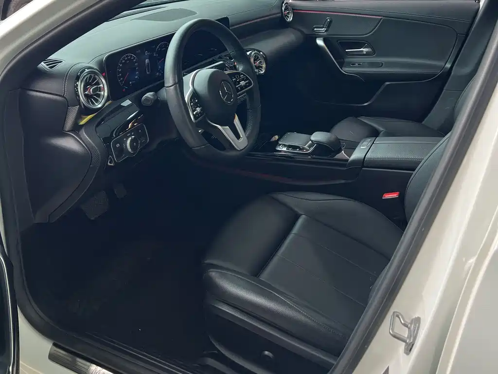 Mercedes-Benz A-Class 2019 A 200 L купить на сайте DeffCars