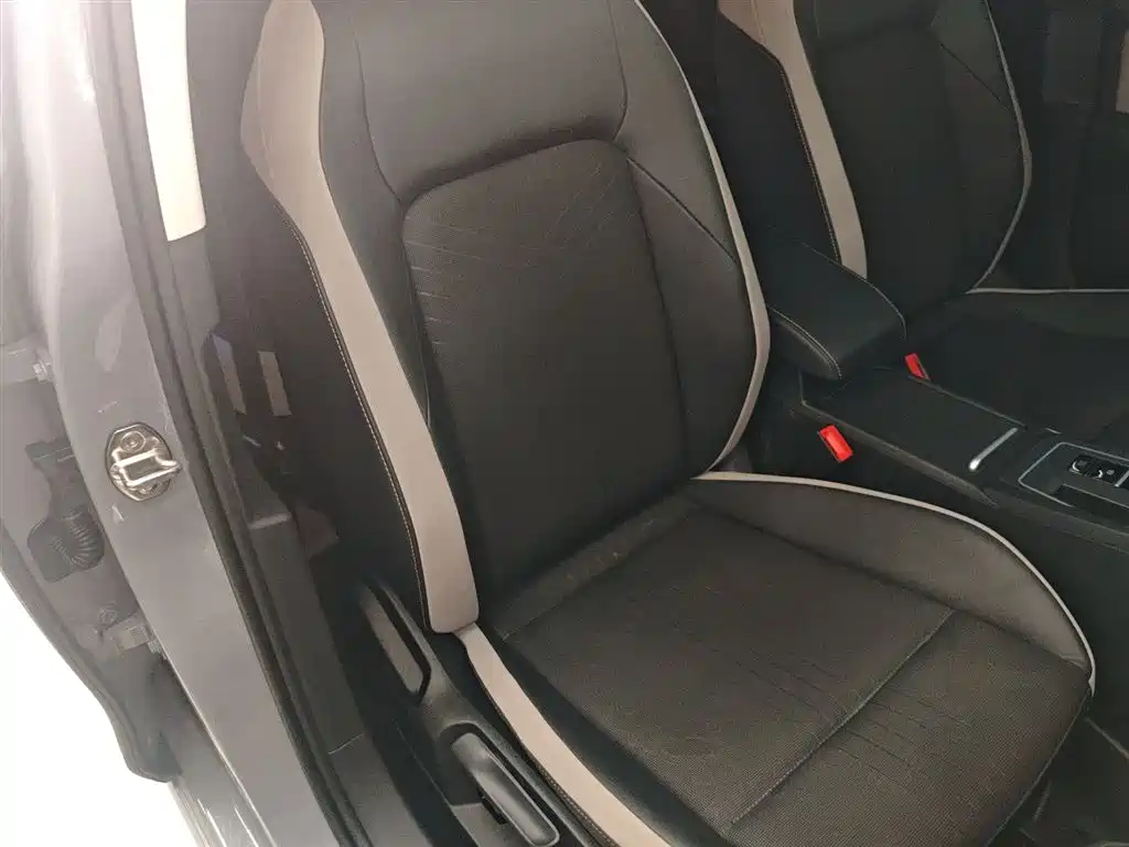 Golf 2023 facelift 280TSI DSG Pro купить на сайте DeffCars