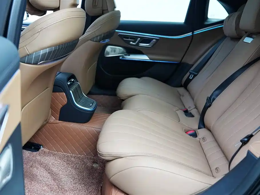 Mercedes-Benz E-Class 2024 E 300 L Luxury Model купить на сайте DeffCars