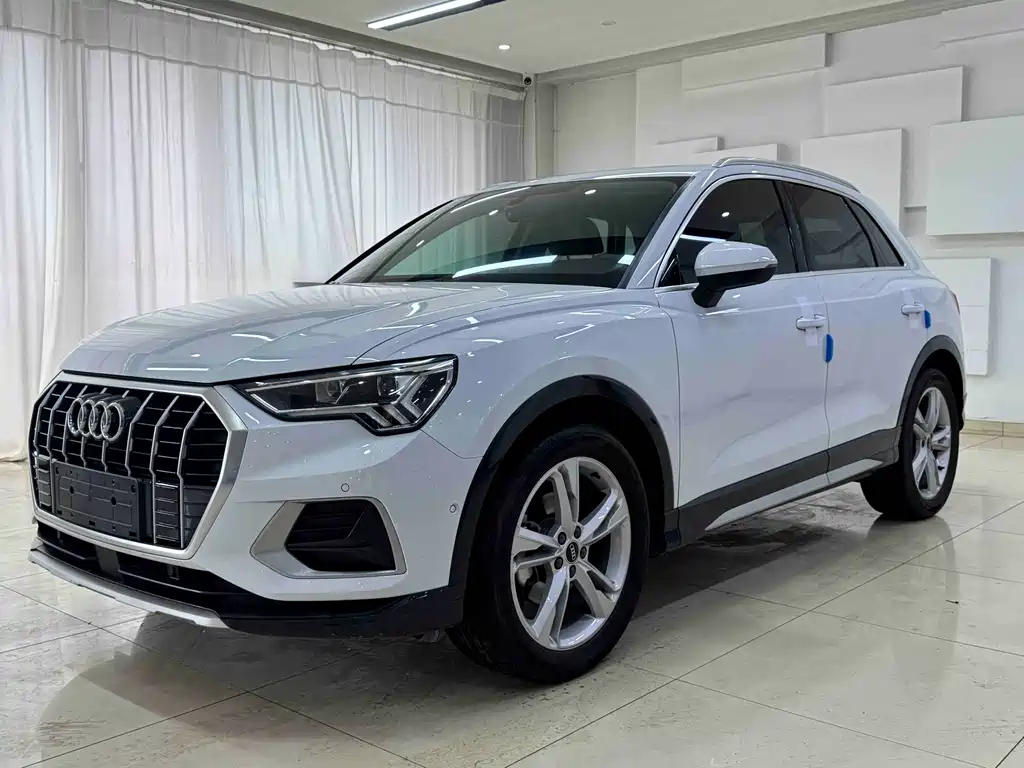 Audi Q3 2022 35 TFSI Fashionable and Dynamic купить на сайте DeffCars