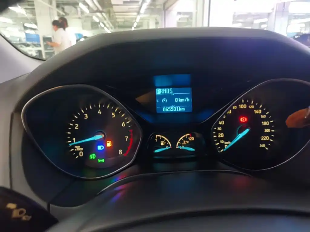 Focus 2015 hatchback EcoBoost 125 automatic super stylish model купить на сайте DeffCars