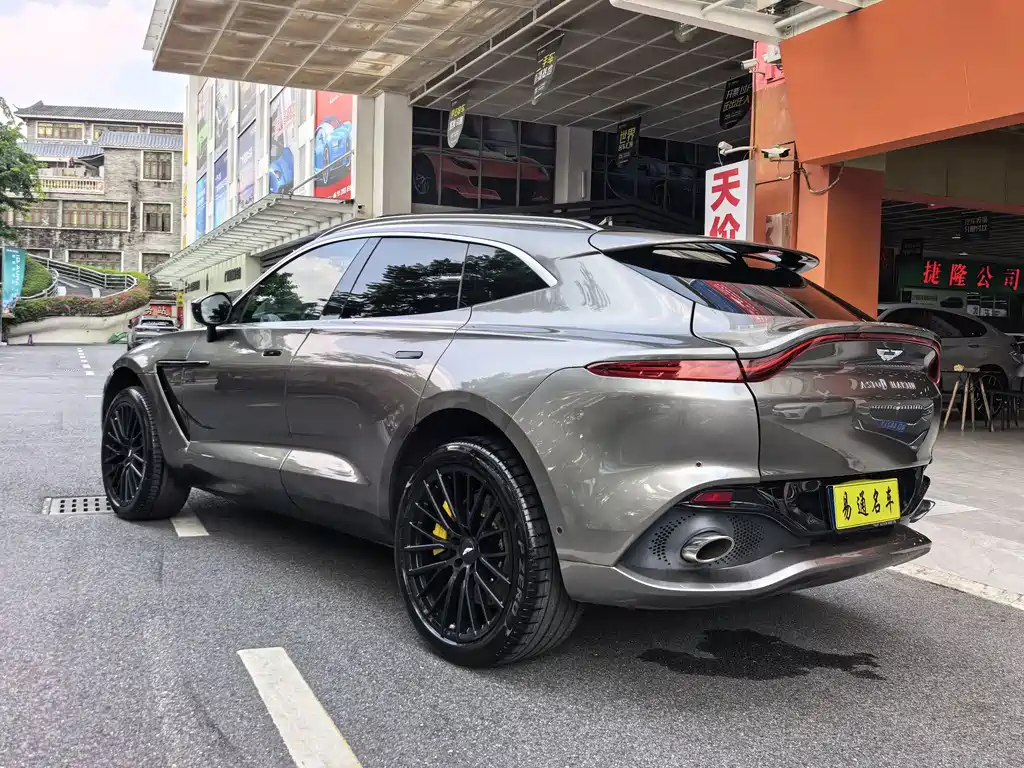 Aston Martin DBX 2022 4.0T V8 купить на сайте DeffCars