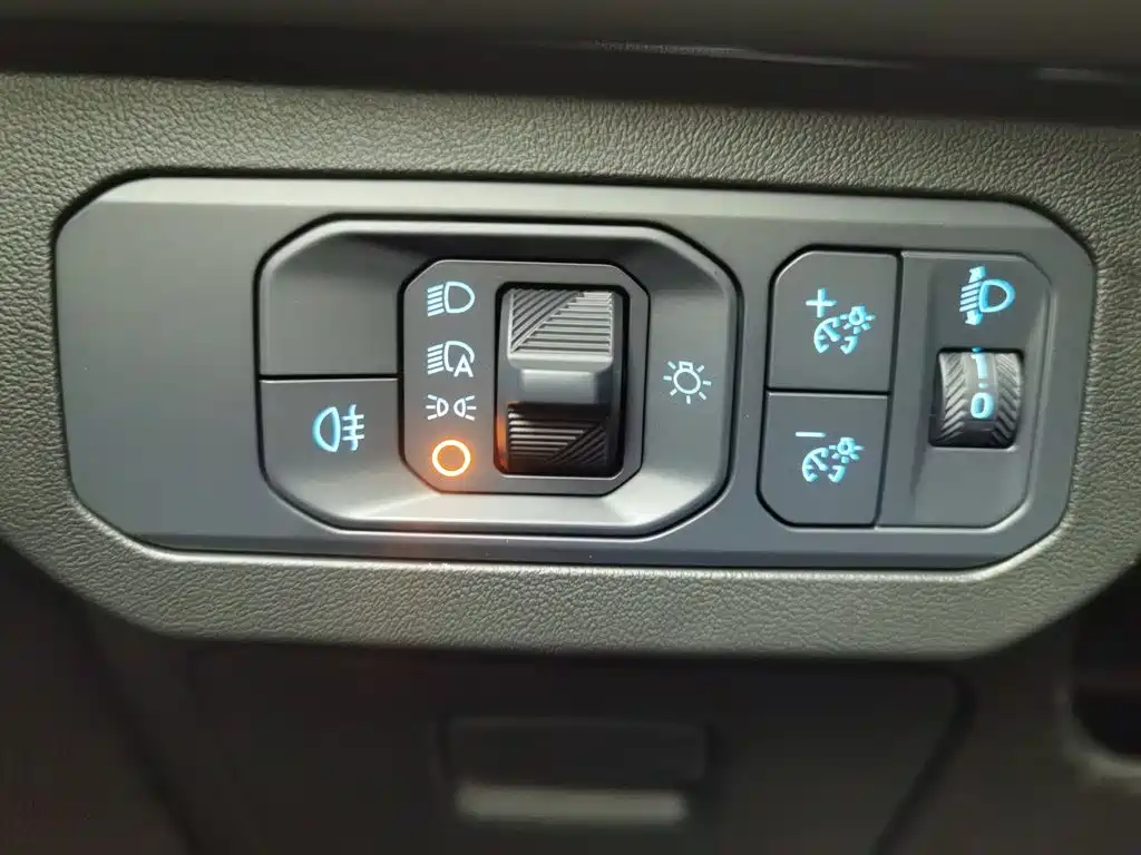 Mondeo 2026 2.0T EcoBoost Luxury купить на сайте DeffCars