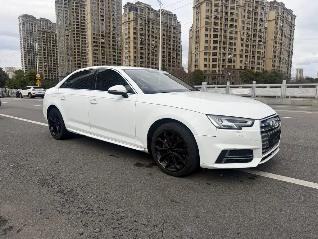 Audi A4L 2017 40 TFSI Fashion купить на сайте DeffCars