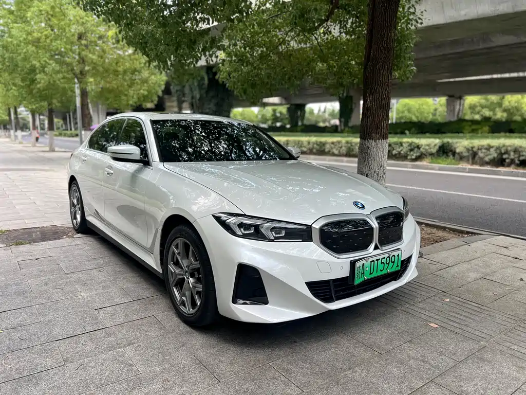 BMW i3 2024 eDrive 35 L купить на сайте DeffCars