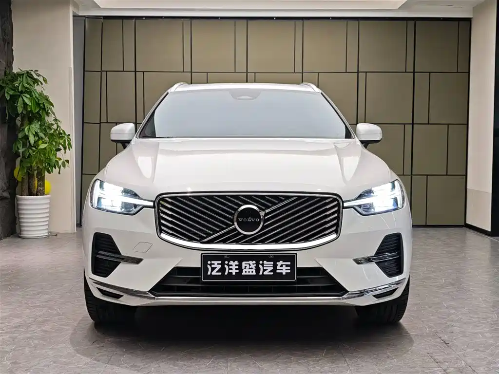 Volvo XC60 2025 B5 four-wheel drive Zhiyi Luxury Edition купить на сайте DeffCars