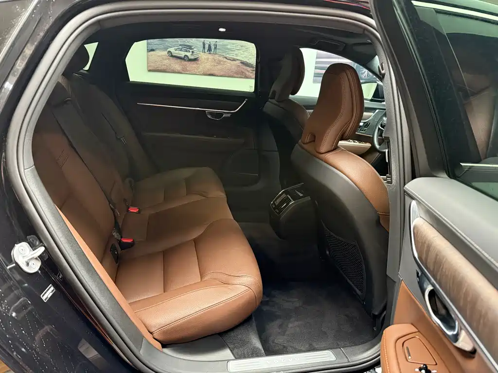Volvo S90 2025 B5 Zhiyuan Luxury Edition купить на сайте DeffCars