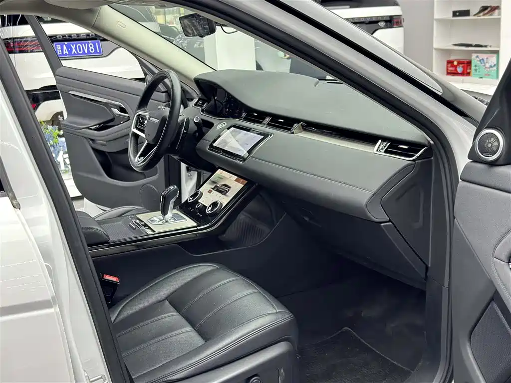 Range Rover Evoque 2023 Evoque L 249PS Deluxe Edition купить на сайте DeffCars